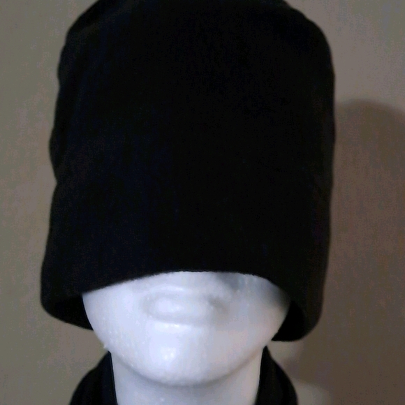 Hat and Scarf - Picture 1 of 3